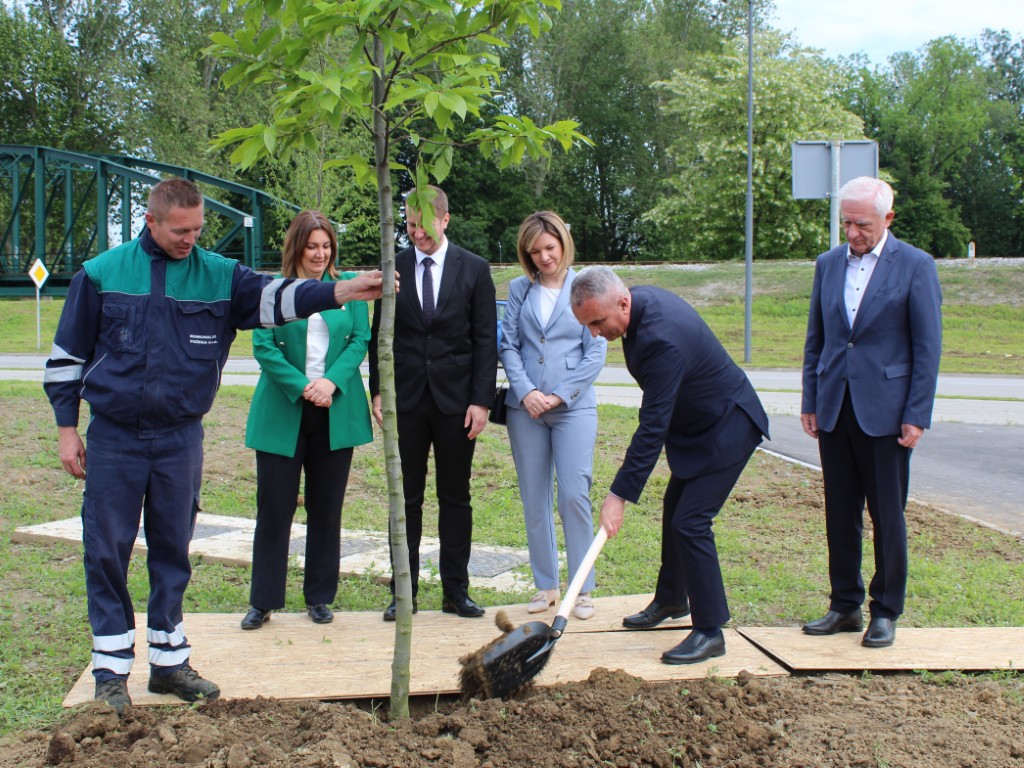 Trznica Cvjetna otvorenje 36